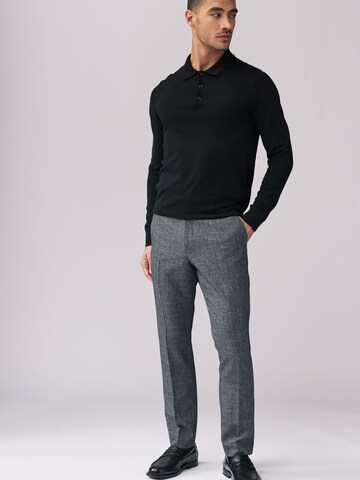 Coupe slim Pantalon à plis Next en gris