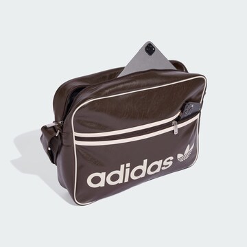 ADIDAS ORIGINALS Schoudertas 'Og Airliner' in Bruin