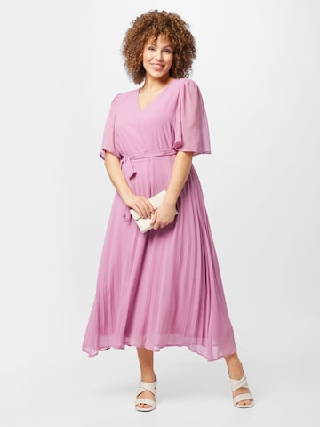 Robe ONLY Carmakoma en rose