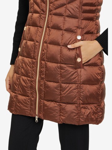 Betty Barclay Bodywarmer in Bruin