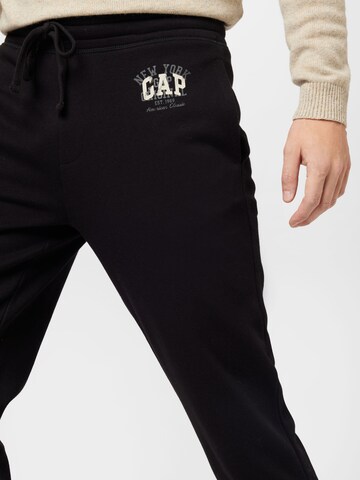 GAP Tapered Trousers in Black