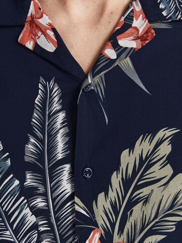 JACK & JONES - Ajuste confortable Camisa 'Tropic Resort' en azul