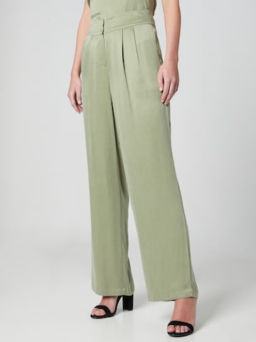 Guido Maria Kretschmer Women Wide leg Bandplooibroek 'Silvia' in Groen: voorkant