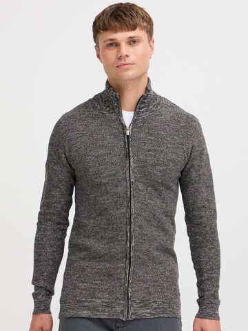 INDICODE JEANS Gebreid vest ' Jadan ' in Grijs: voorkant