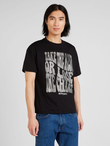 Sixth June T-Shirt in Schwarz: Vorderseite