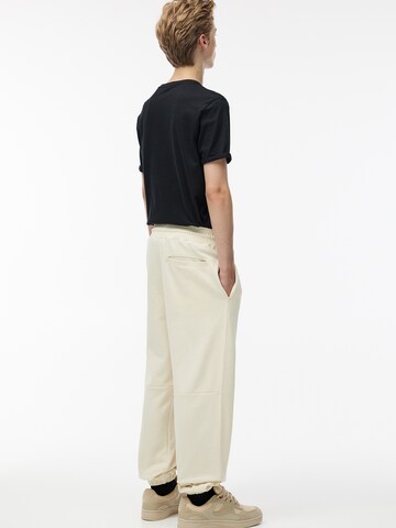 Pull&Bear Tapered Trousers in White