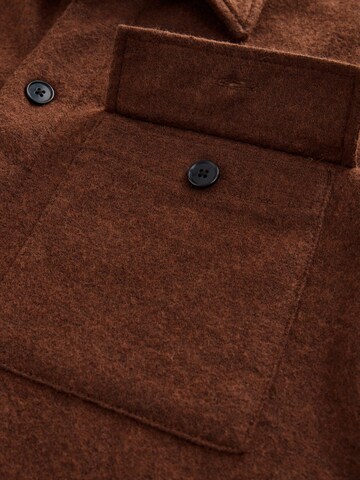 Coupe regular Chemise Next en marron
