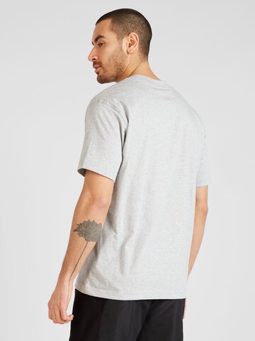 new balance - Camiseta en gris