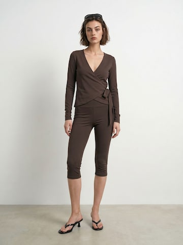 Haut 'GRY ' HYPEDROP en marron