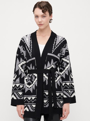 Only Tall Kardigan 'ONLFRIDA' w kolorze czarny: przód