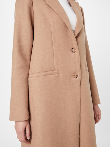 Neo Noir Between-Seasons Coat 'Martini' in Beige