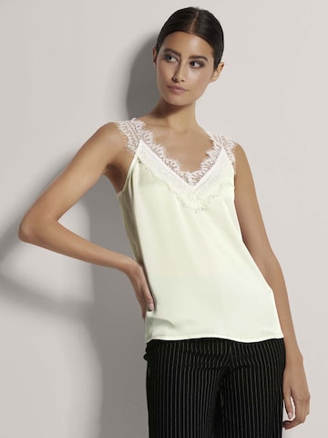 MADELEINE Blouse in Wit: voorkant