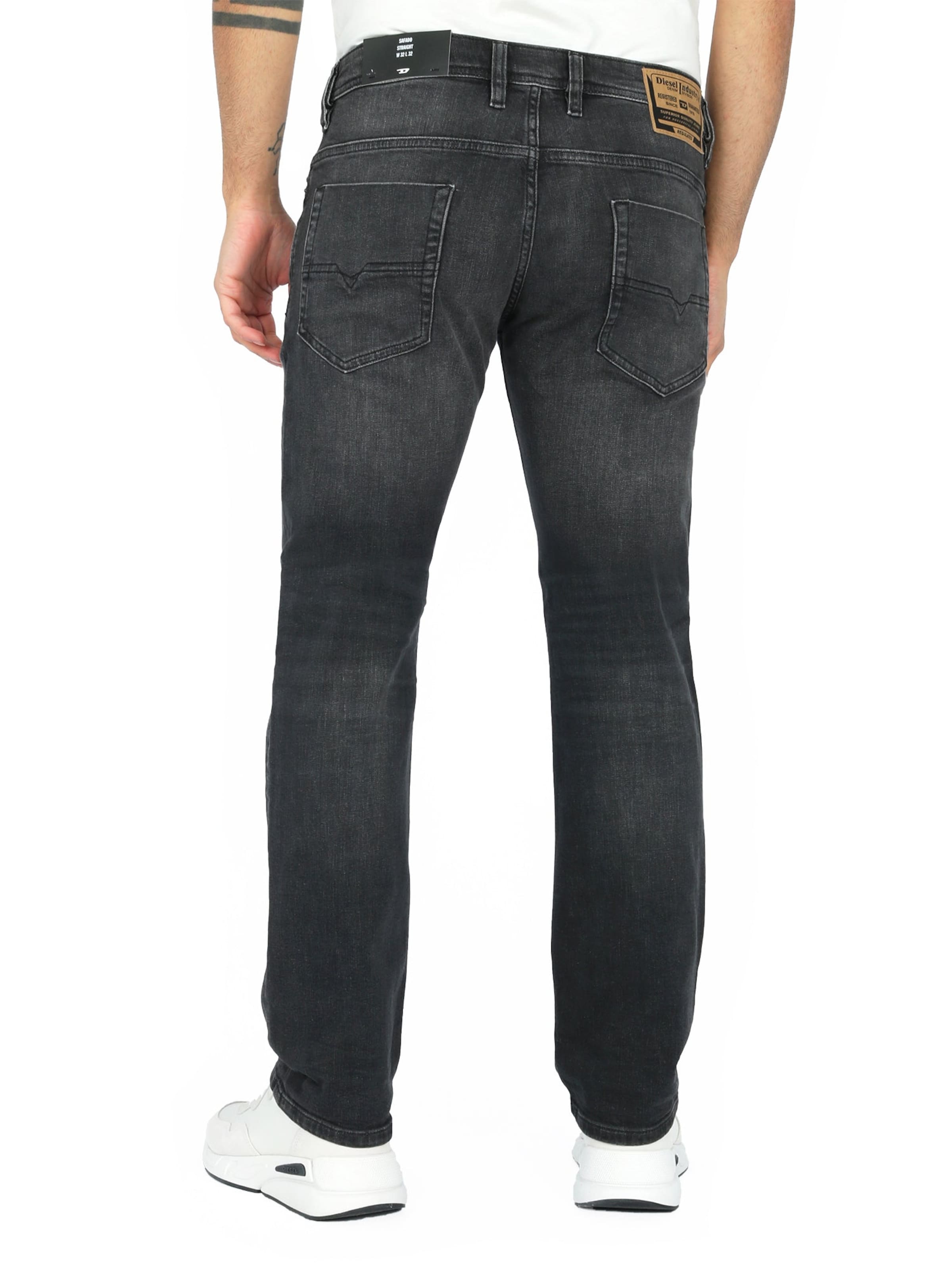 DIESEL Slimfit Jeans 'Straight SAFADO-X'‌ in Grau
