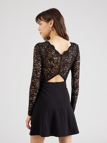 Robe 'Iliana' ABOUT YOU en noir