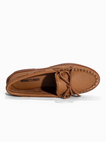 Mocassin 'Moosehide Classic' Minnetonka en marron