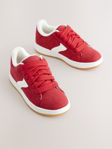 Baskets Next en rouge