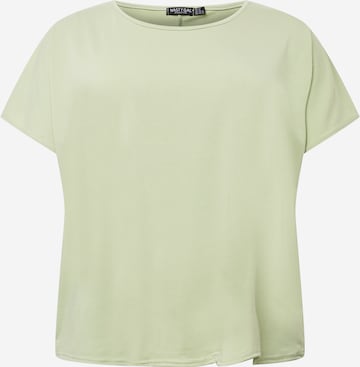 T-shirt Nasty Gal Plus en vert : devant