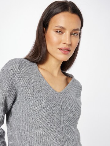 ONLY Pullover 'ALLIE' in Grau