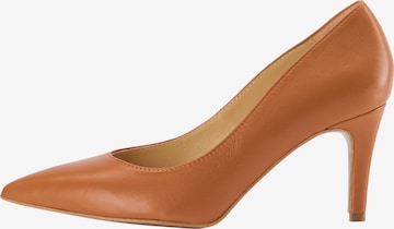 Usha Pumps in Brown: front