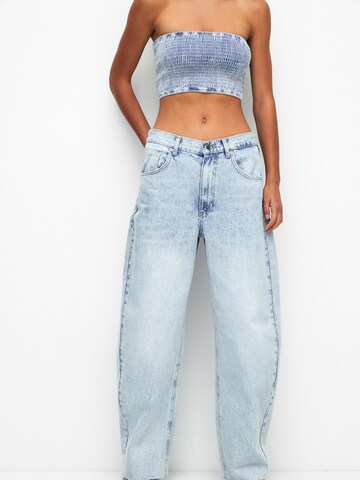 Pull&Bear Loosefit Jeans in Blau: predná strana