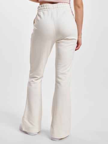 Flared Pantaloni 'Classics' di PUMA in bianco