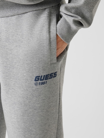 GUESS Regular Hose in Grau