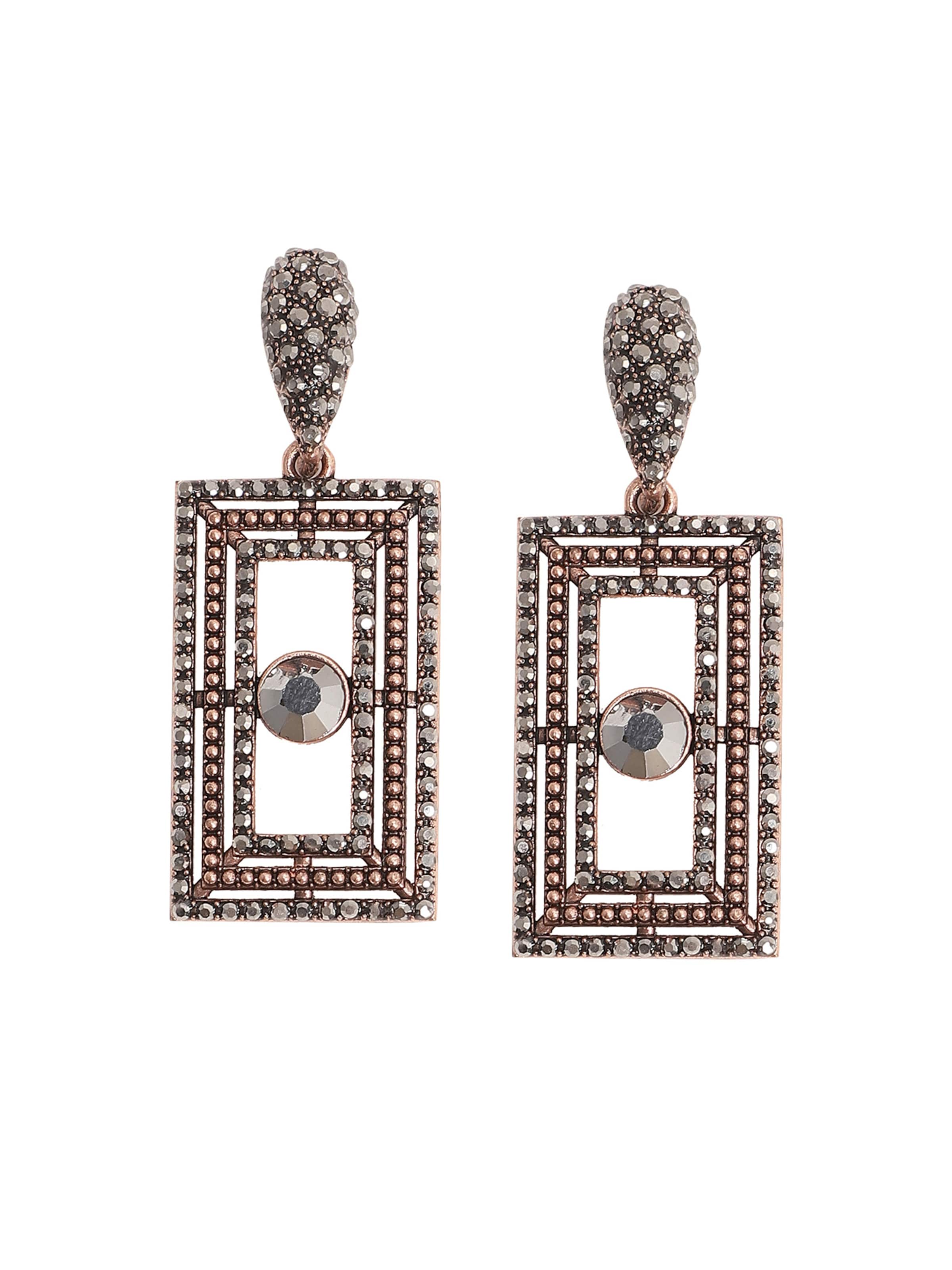 SOHI Ohrringe 'Karolyn' in Silber: Vorderseite