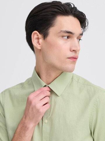 Casual Friday - Regular Fit Camisa ' CFAksel ' em verde