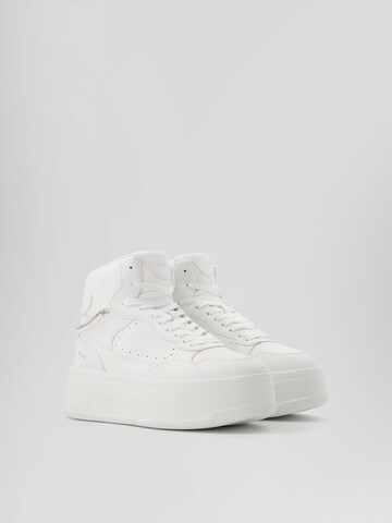 Baskets hautes Bershka en blanc