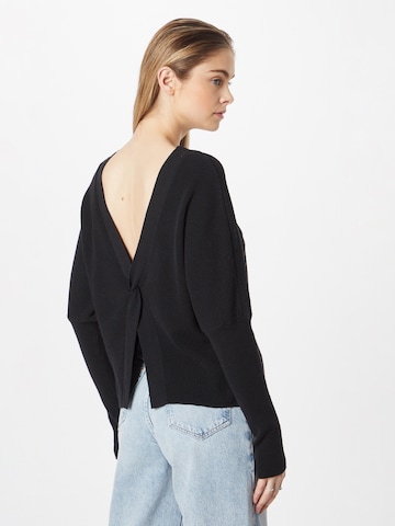 Pull-over NU-IN en noir