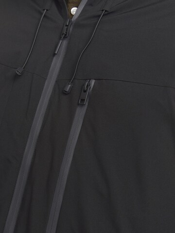 Jack & Jones Plus Overgangsparka 'JJPAyne' i sort