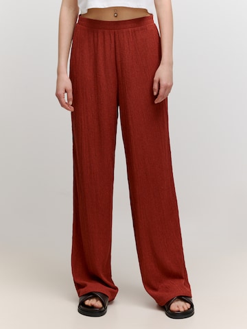 Loosefit Pantaloni 'Isobel' di EDITED in rosso: frontale