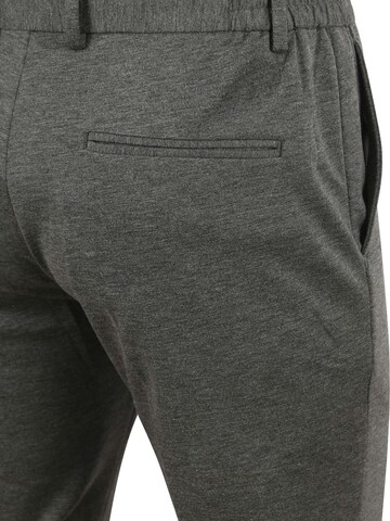 Suitable Slim fit Trousers with creases in Grey