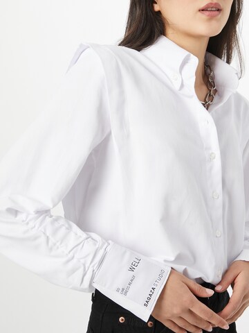 Trendyol - Blusa en blanco