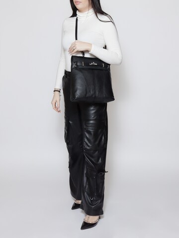 Roberta Rossi Handbag in Black: front