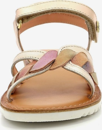 Kickers Sandals in Gold