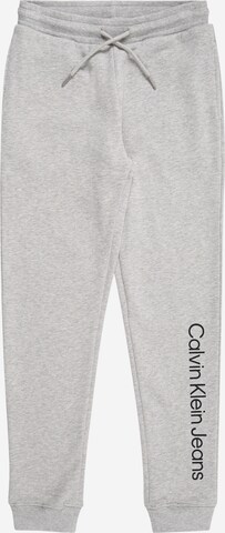 Regular Pantalon Calvin Klein Jeans en gris : devant
