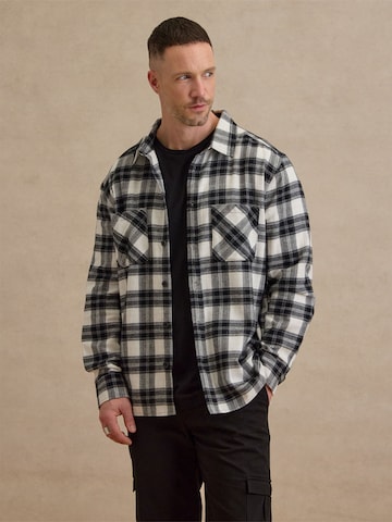 DAN FOX APPAREL Regular Fit Skjorte 'Mattes' i sort: forside