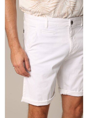 Coupe slim Pantalon 'VARTY' Deeluxe en blanc