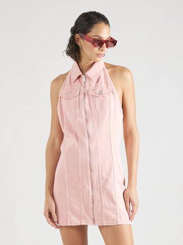 Tommy Jeans Jurk in Roze: voorkant