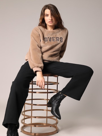 Sweat-shirt 'KYLERA' Deeluxe en beige