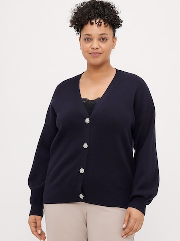 Cardigan 'CARIBI' ONLY Carmakoma en bleu : devant