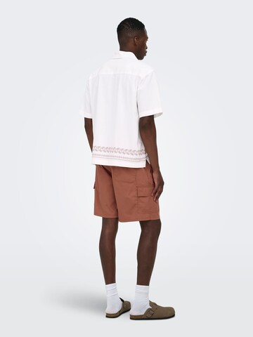 Fit confort Chemise 'ONSNero' Only & Sons en blanc