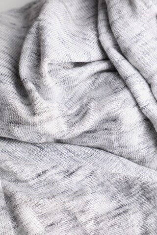 Tally Weijl Sweater & Cardigan in XS in White