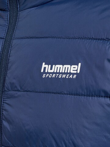 Veste mi-saison Hummel en bleu