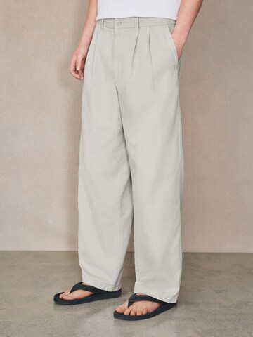 Next Loose fit Pleat-front trousers in Beige: front