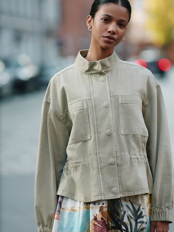 Veste mi-saison Next en vert : devant