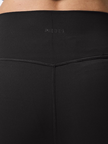 PIECES Regular Leggings 'PCBUFFY' in Zwart