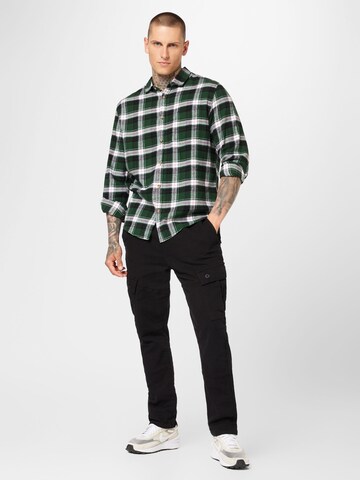 Coupe regular Chemise 'CAMDEN' Cotton On en vert