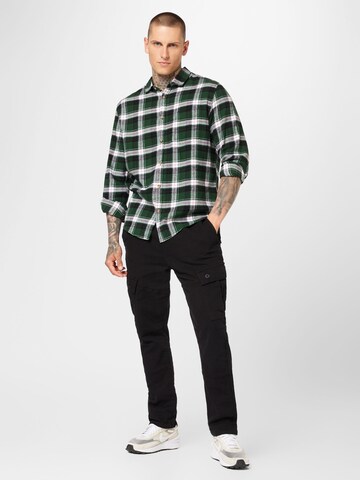 Cotton On - Regular Fit Camisa 'CAMDEN' em verde